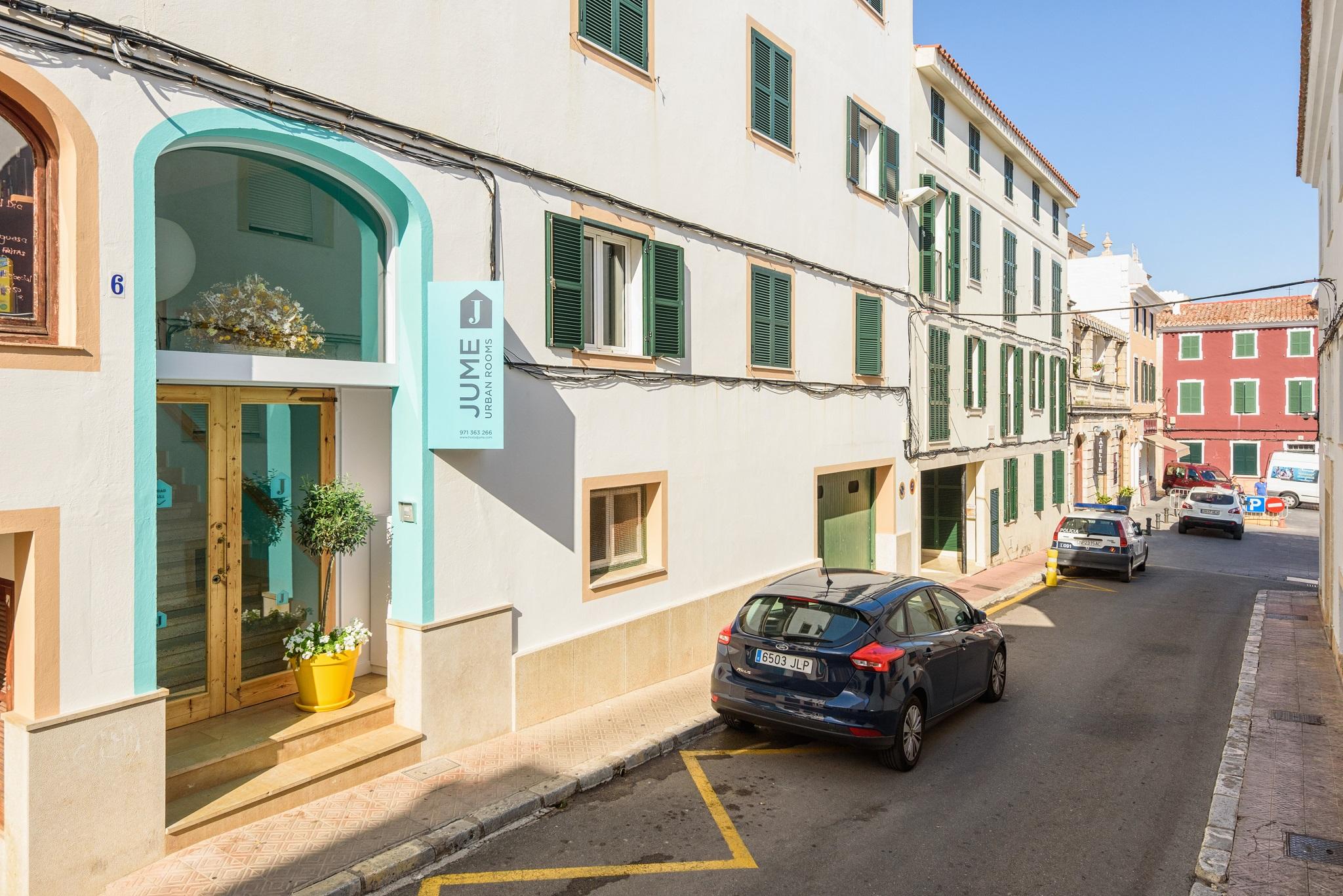 Hostal Jume - Urban Rooms Маон Экстерьер фото
