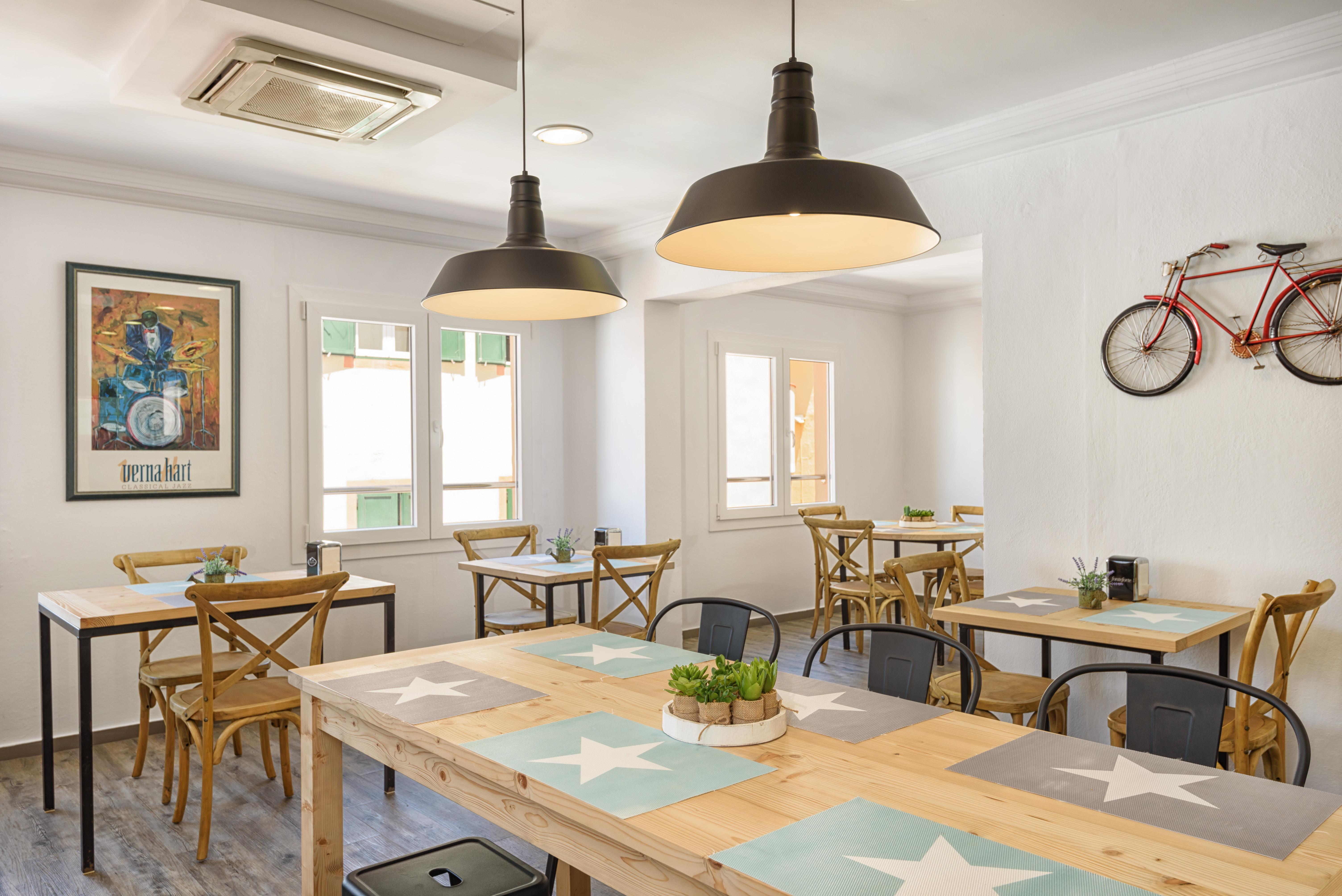 Hostal Jume - Urban Rooms Маон Экстерьер фото