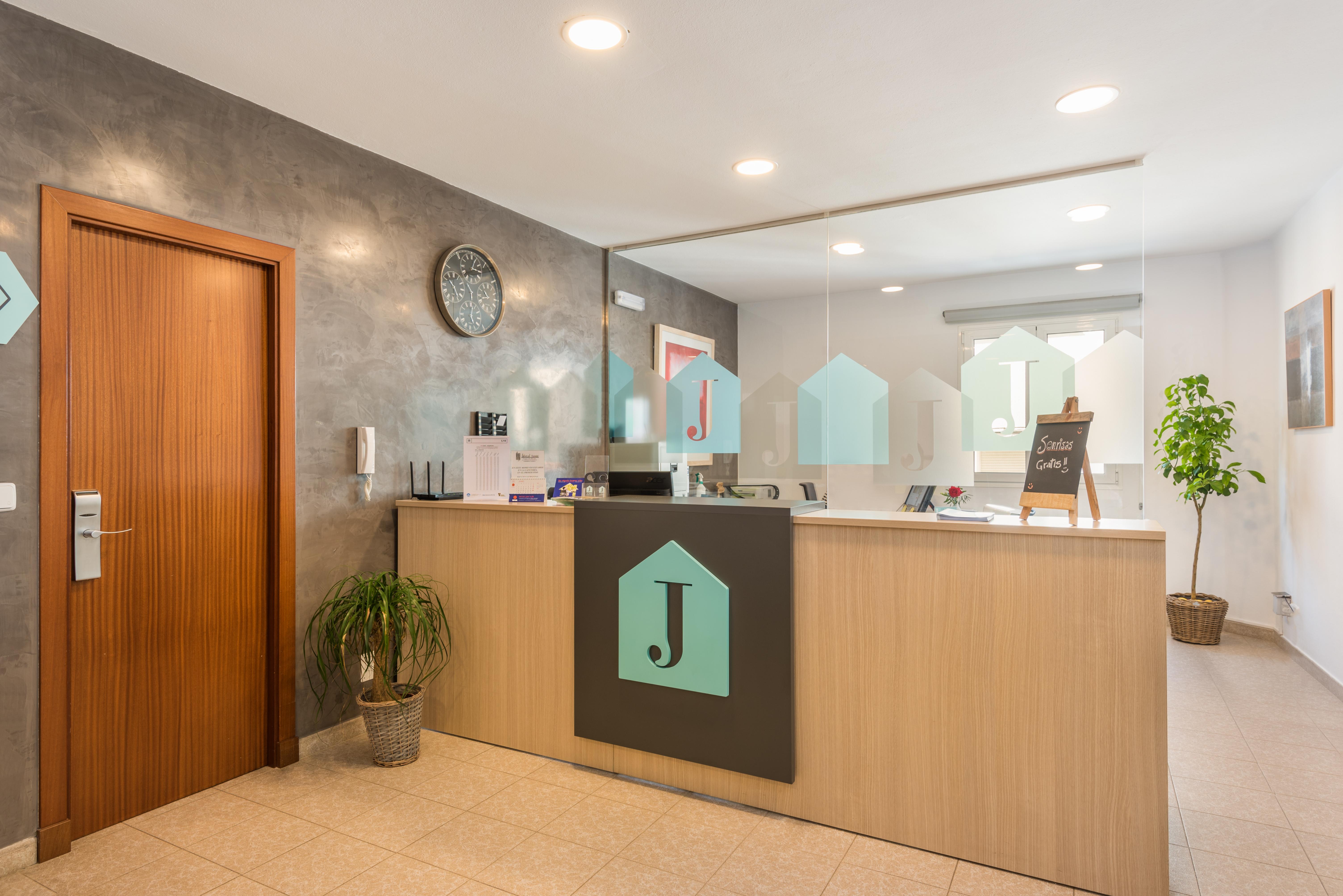 Hostal Jume - Urban Rooms Маон Экстерьер фото