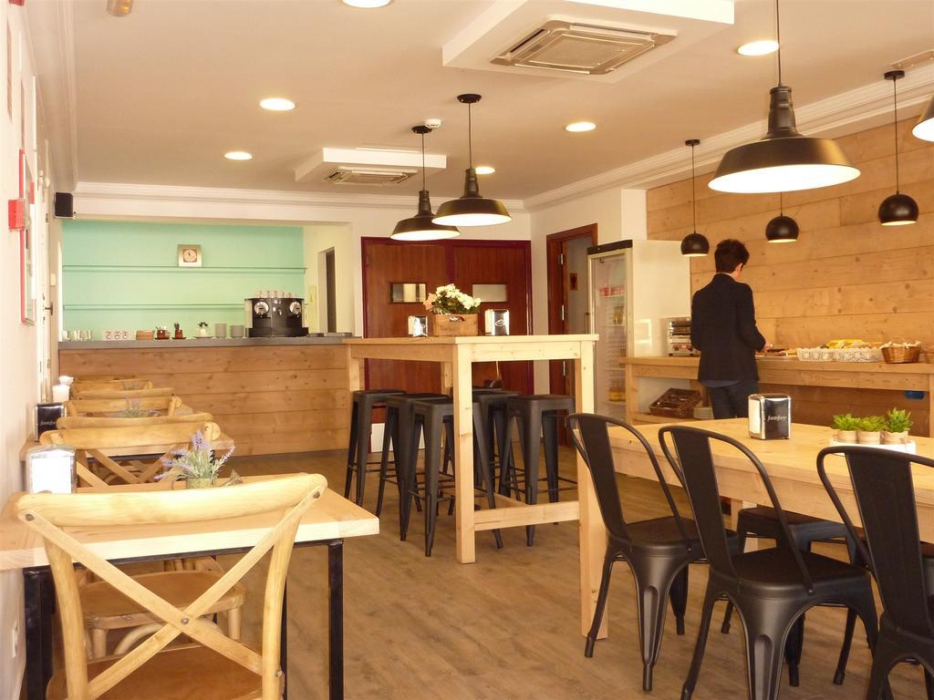 Hostal Jume - Urban Rooms Маон Экстерьер фото